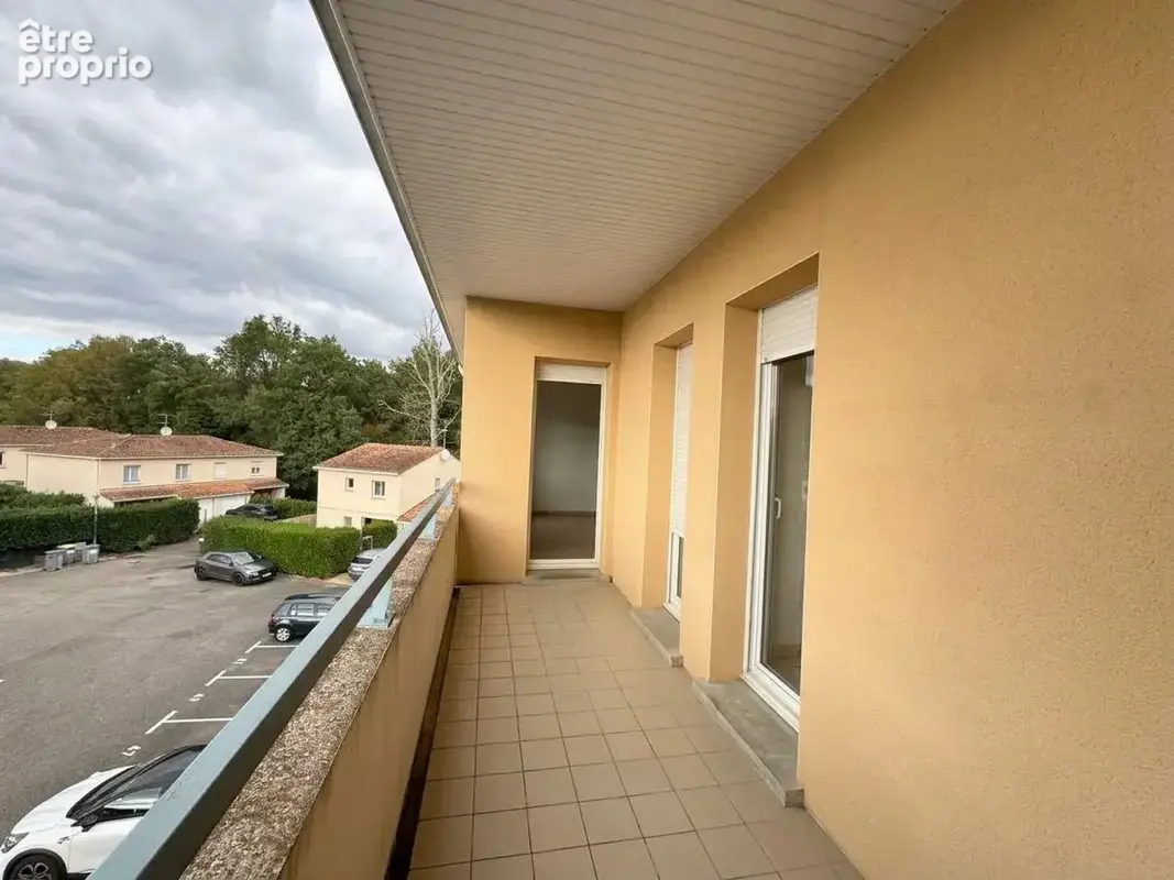 Joli T3 de 55 m2 avec deux places de parking dans un lotissement avec piscine - photo 5