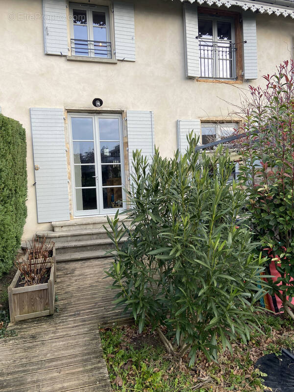 Maison à SAINT-CYR-AU-MONT-D'OR