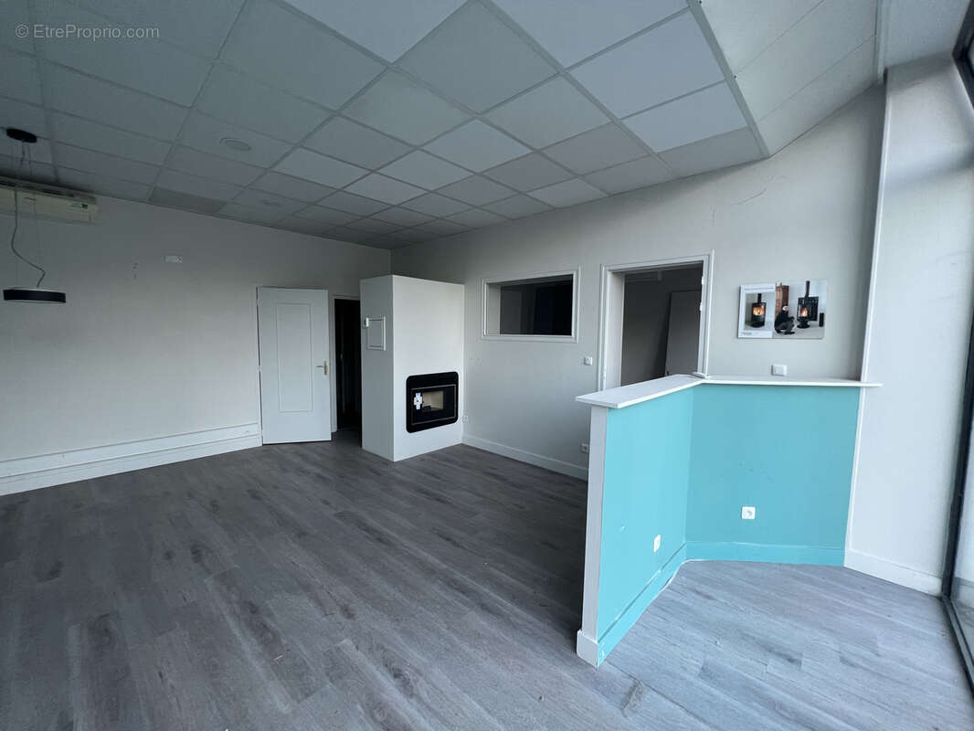 POITIERS : Local Professionnel - photo 4