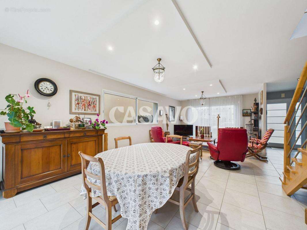 Maison à BOUGUENAIS