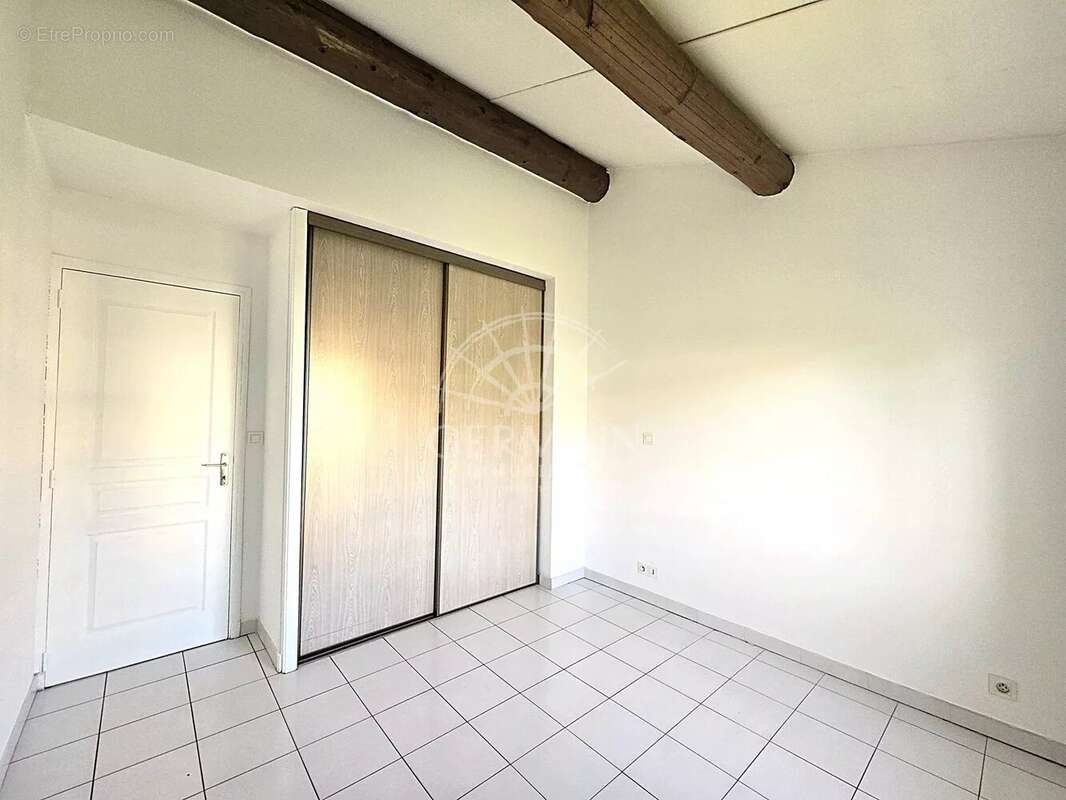 Appartement à L'ISLE-SUR-LA-SORGUE