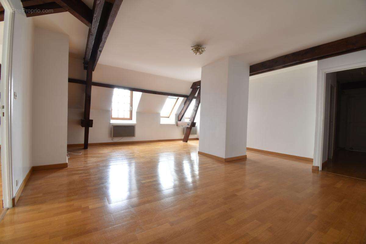 Appartement à COSNE-COURS-SUR-LOIRE