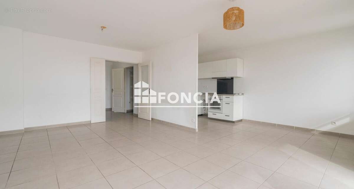 Appartement à MARSEILLE-6E