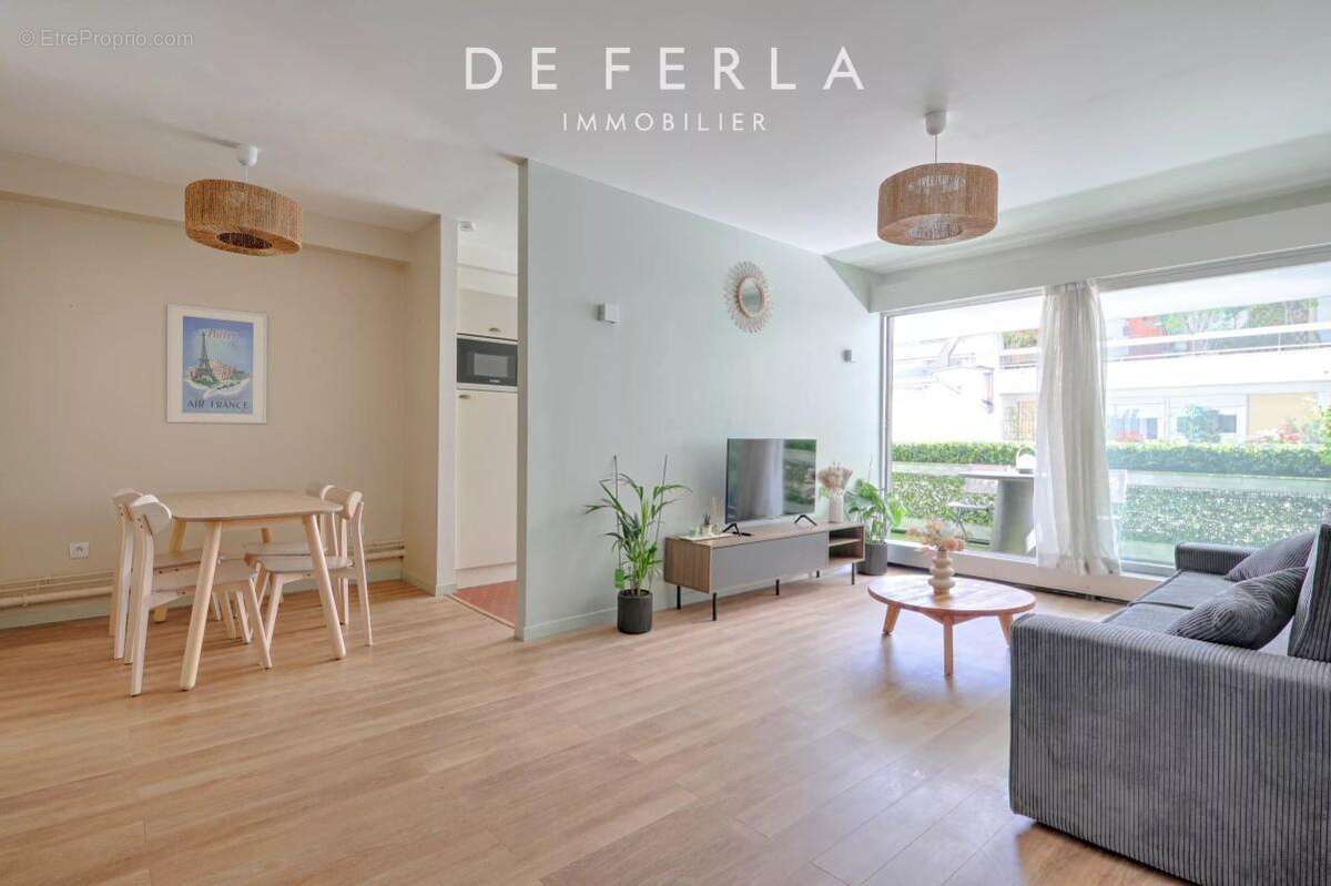 Appartement à PARIS-7E