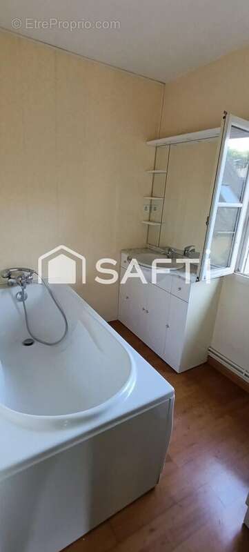 Maison 90 m² à Villaines-Les-Rochers  - photo 7