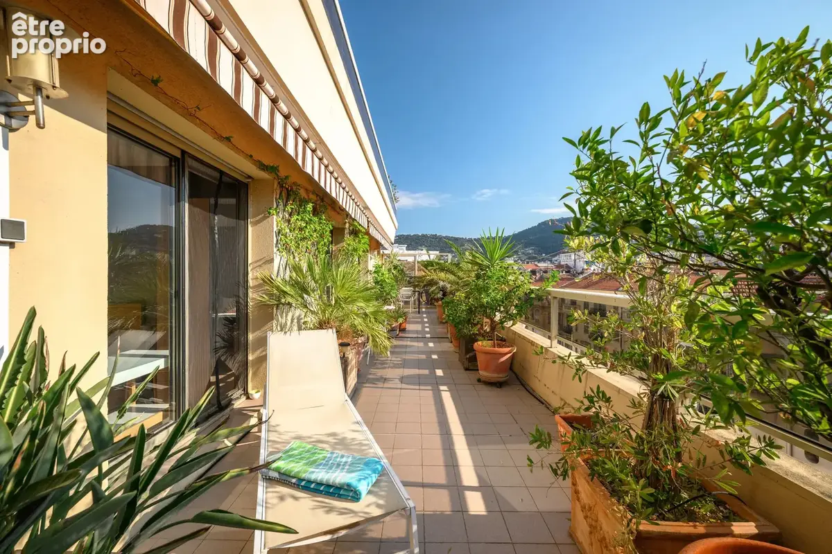 Nice Le Port - 3 Pièces avant dernier étage - Terrasse 60m² - photo 2