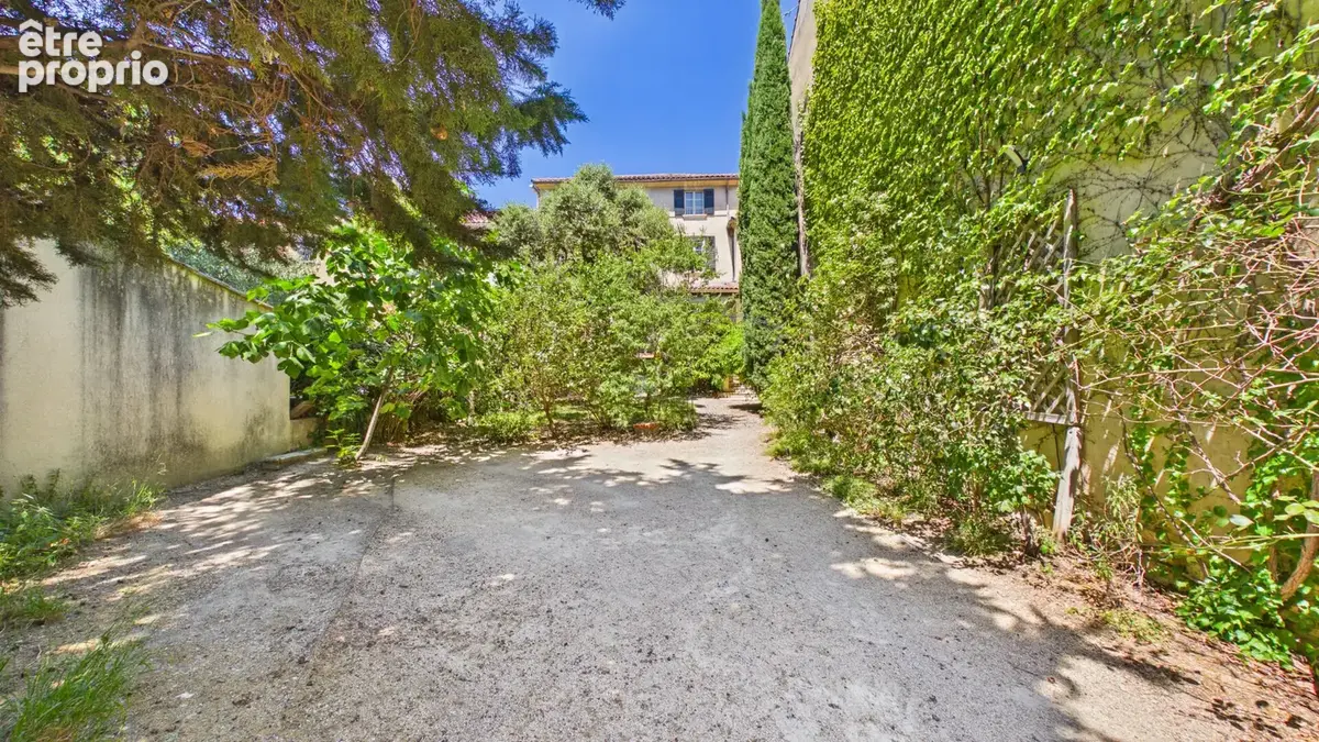 Maison de caractère entièrement rénovée à Avignon . 140 m² habitables, jardin arboré, à 5 minutes des remparts - photo 21