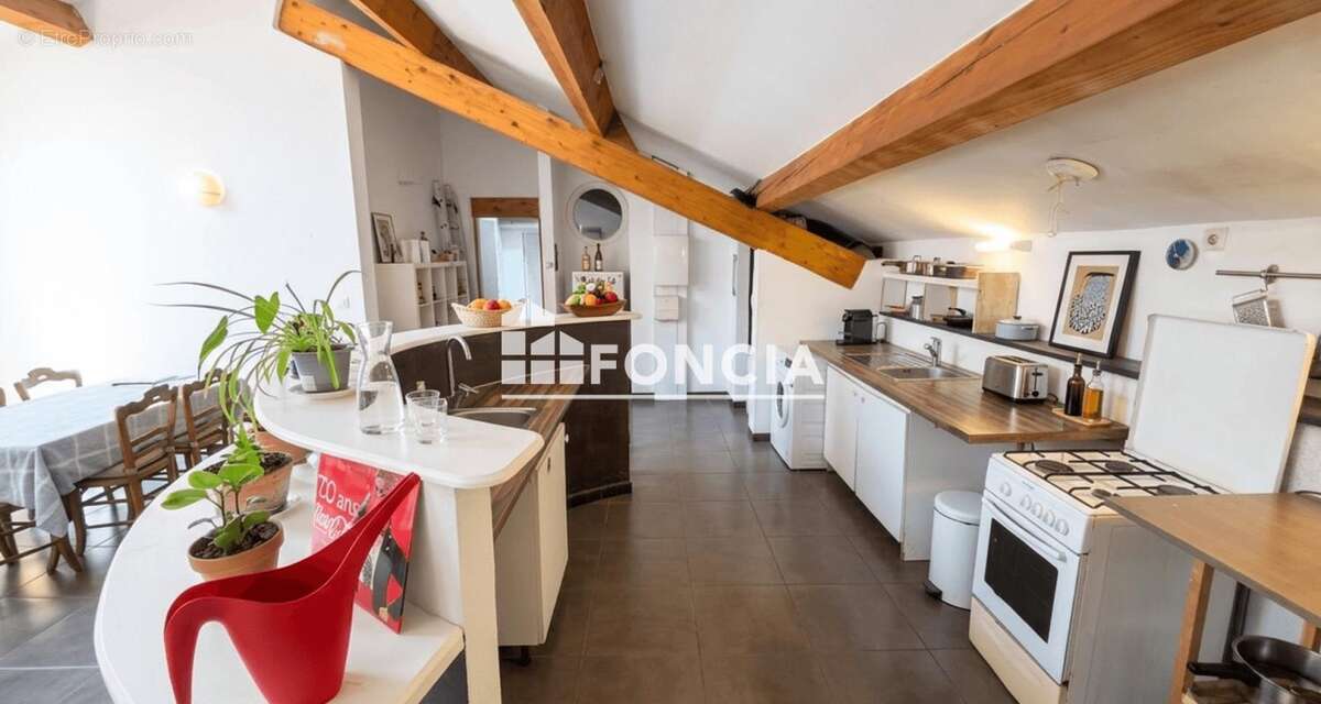 Appartement à MARSEILLE-3E