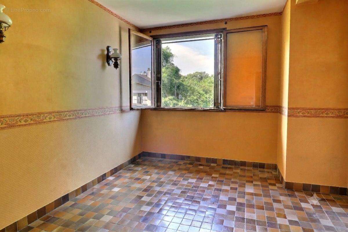 Appartement à MAREIL-MARLY