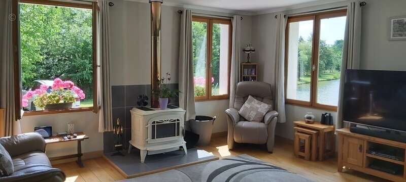 Maison à BEAUMONT-PIED-DE-BOEUF