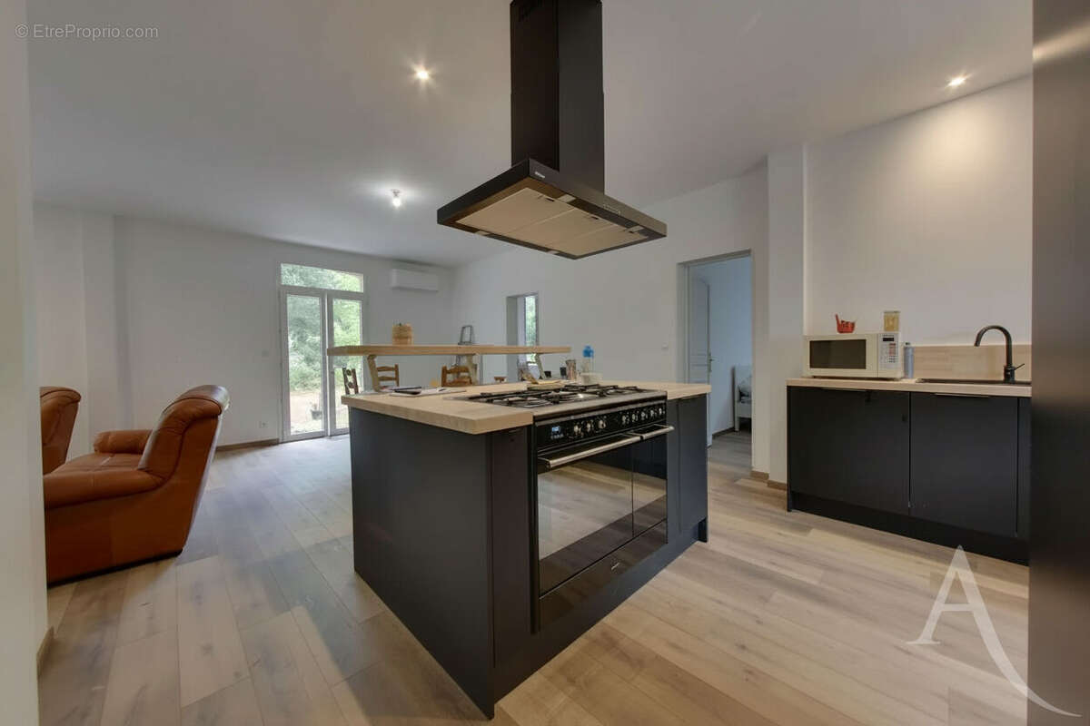 SOUSTONS-PLAGE -Maison de maître rénovée de 176 m² avec grange de 120 m² sur un airial - photo 4