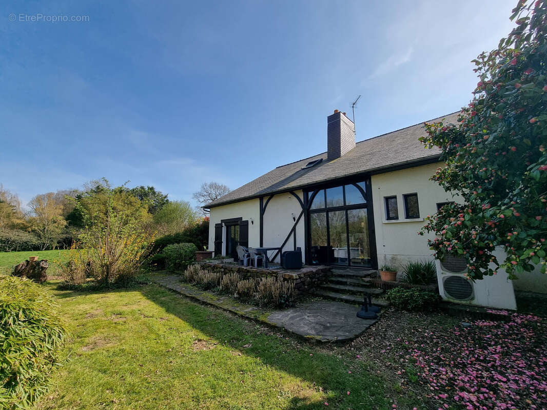 Maison à VERN-SUR-SEICHE