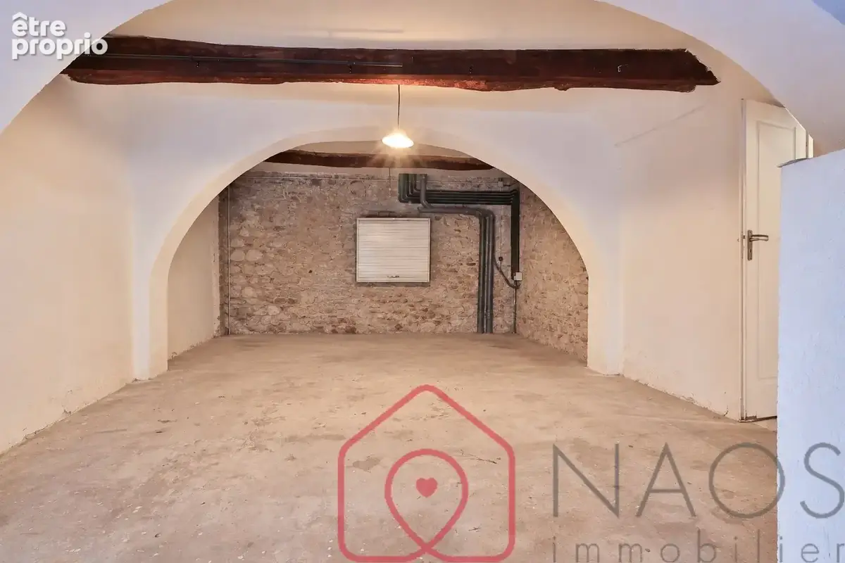 Le Beausset - Maison de village de plus de 218 m2 avec deux garages - photo 10