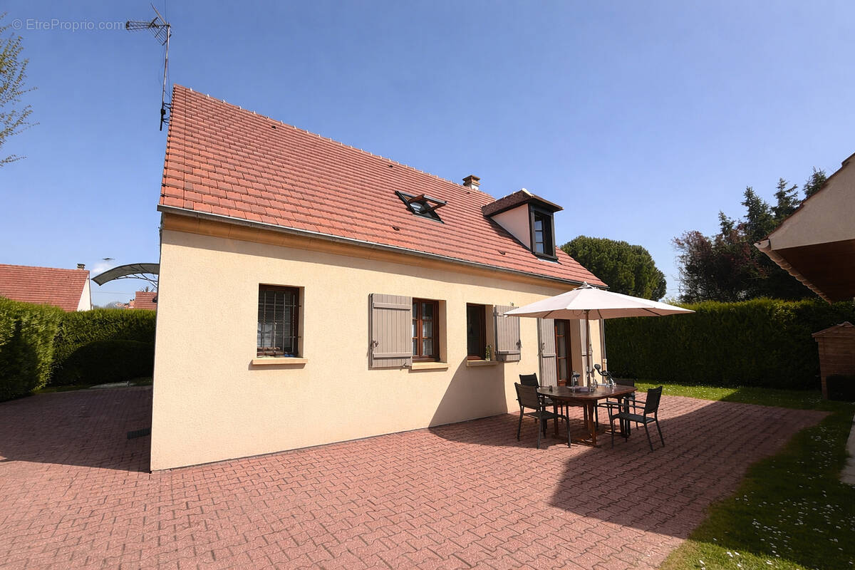Maison à THIERS-SUR-THEVE