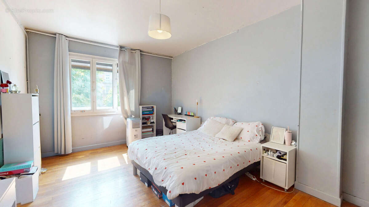 Appartement 3 pièces de 82 m2 avec 2 balcons - Vallier / Libération - Grenoble - photo 8