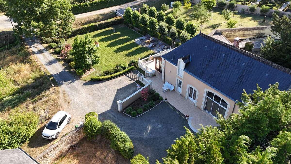 Maison 194 m² à Neuille-Pont-Pierre  - photo 10