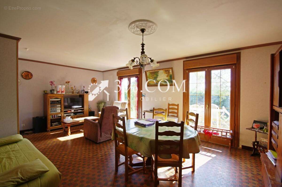 Maison à VIGNACOURT