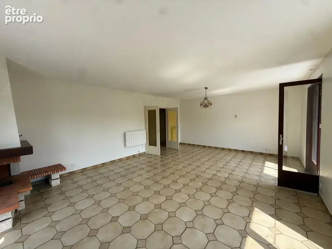 Maison sur sous-sol complet avec jardin sur les hauteurs - photo 9