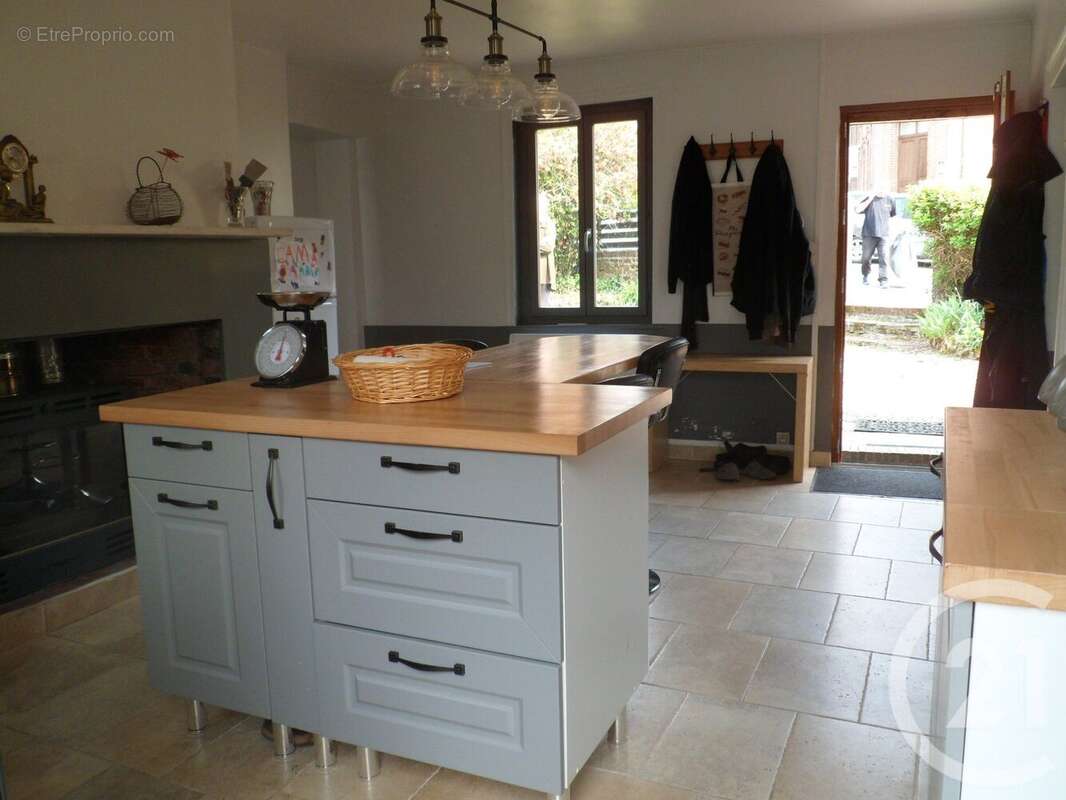 Maison à MONTREUIL-L'ARGILLE