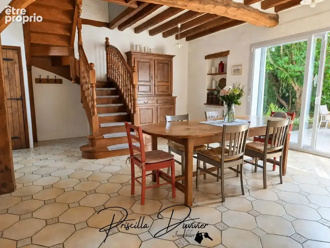Maison de charme   4 chambres, double garage et terrain de plus de 1 600 m2 - photo 6