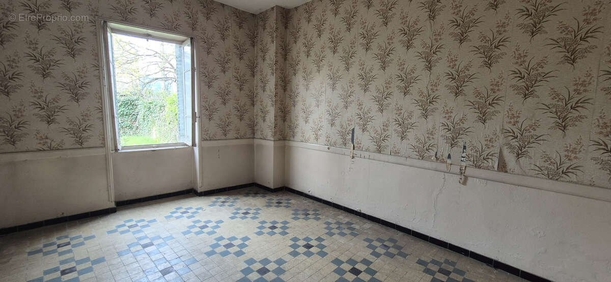 Maison à LA VERPILLIERE