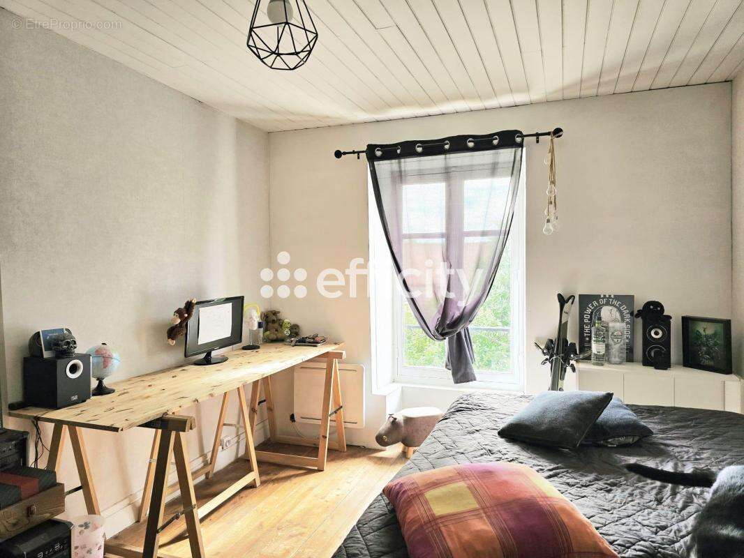 Maison à SAINT-HILAIRE-LA-PALUD