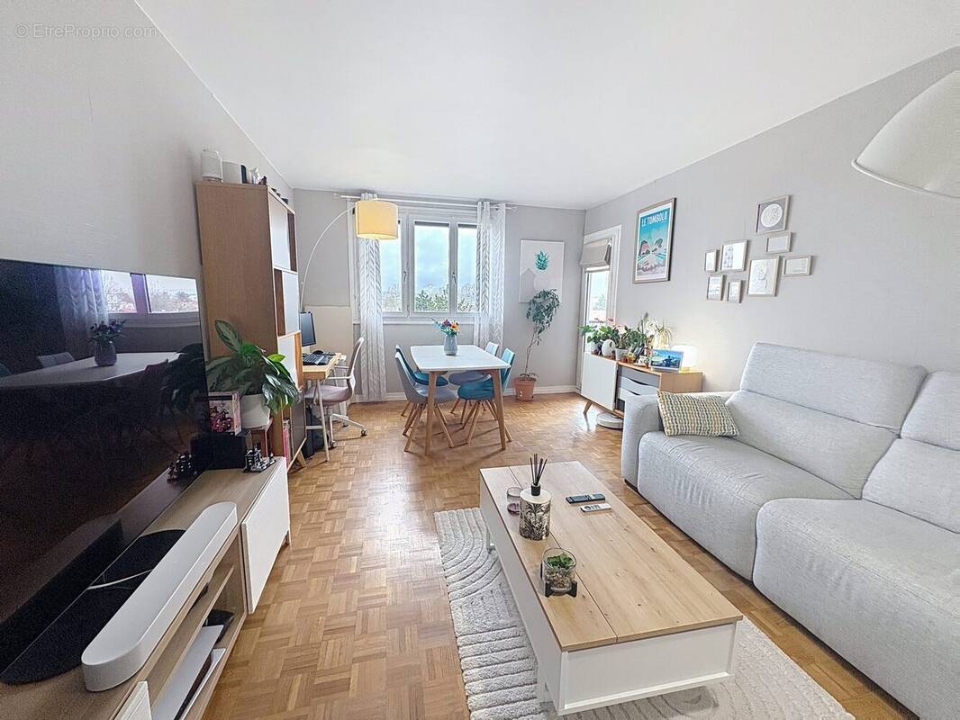 Appartement à L'HAY-LES-ROSES