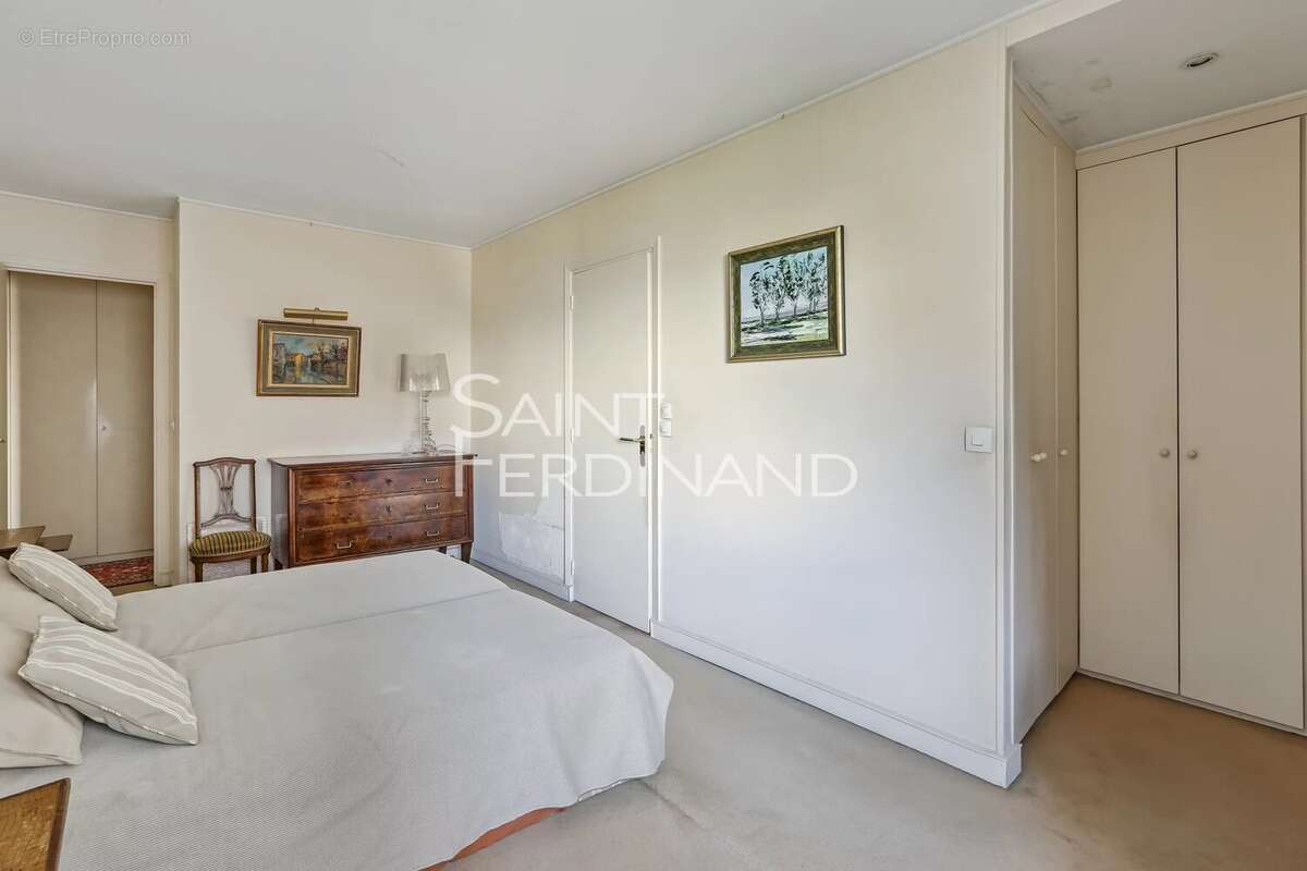 Appartement à NEUILLY-SUR-SEINE