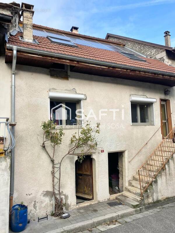 Photo 1 - Maison à VIRIEU-LE-GRAND