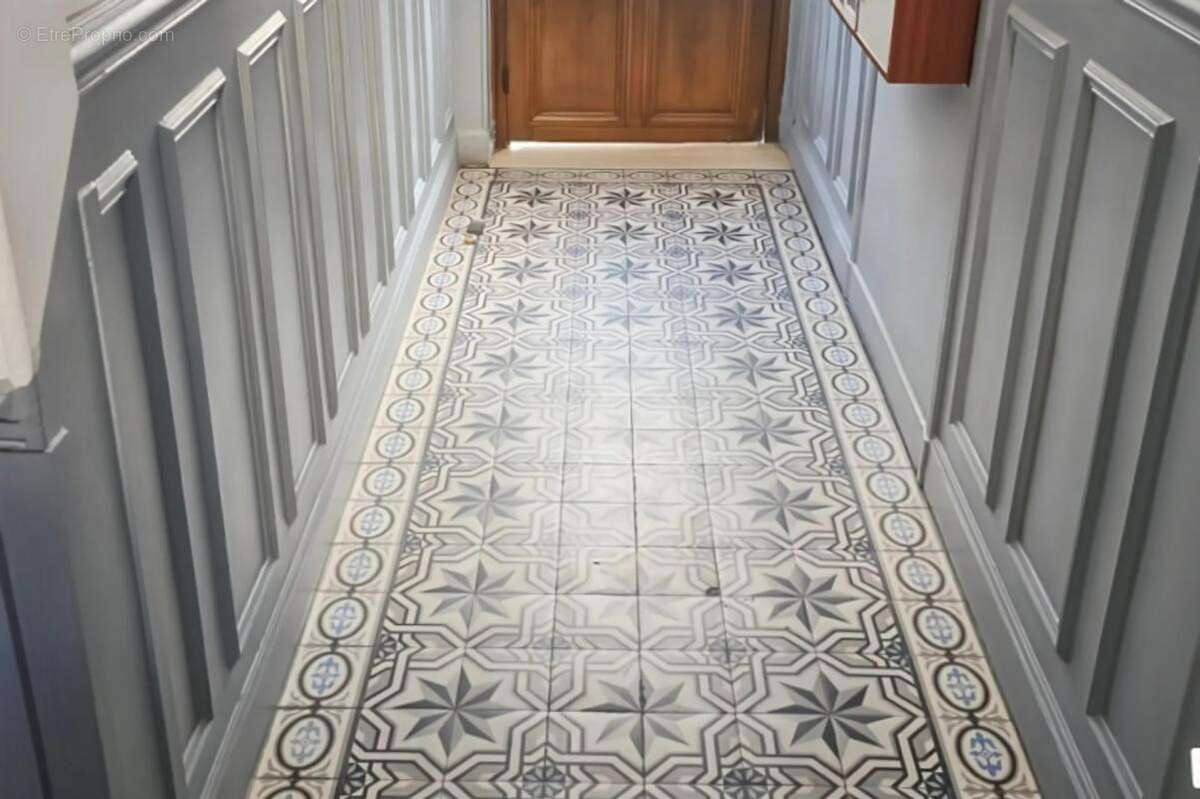 Appartement à COURBEVOIE