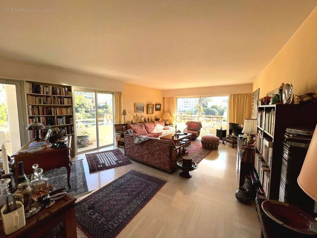 Appartement à LE CANNET