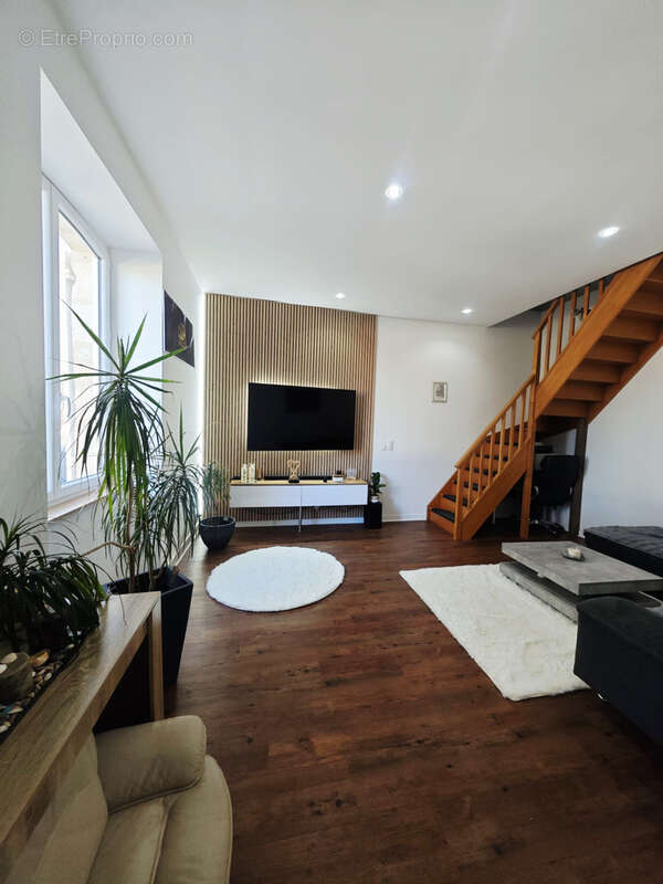 Maison de charme rénovée avec 2260 m2 de terrain sur Avensan - photo 3
