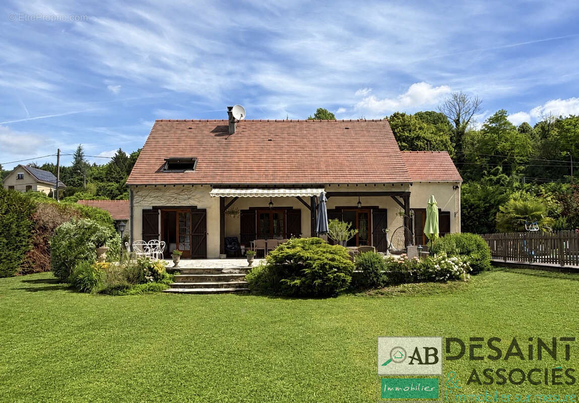 Maison à CRECY-LA-CHAPELLE
