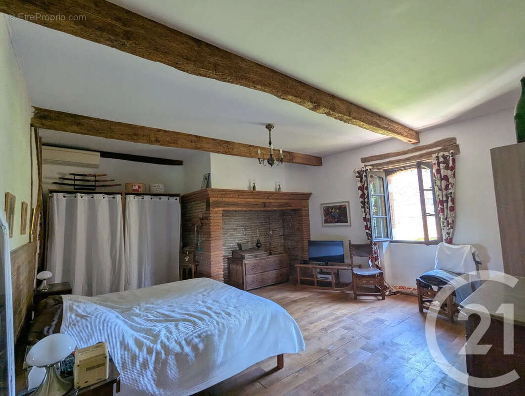 Maison 236 m² à Roquemaure  - photo 11