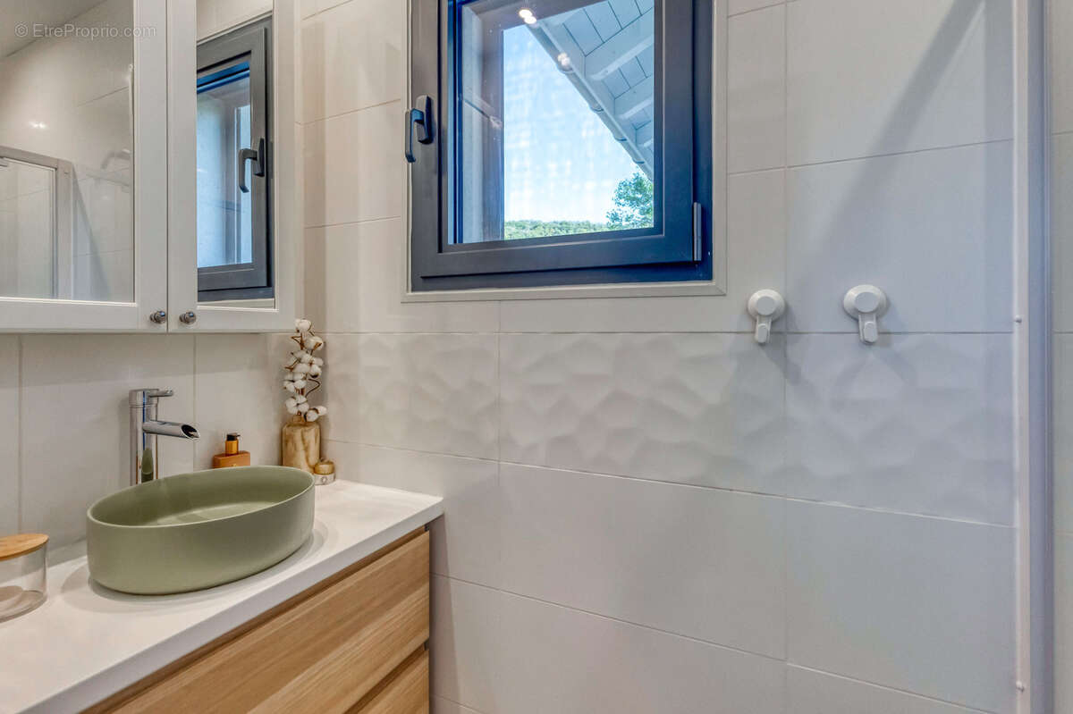 Maison à CHAMP-SUR-DRAC