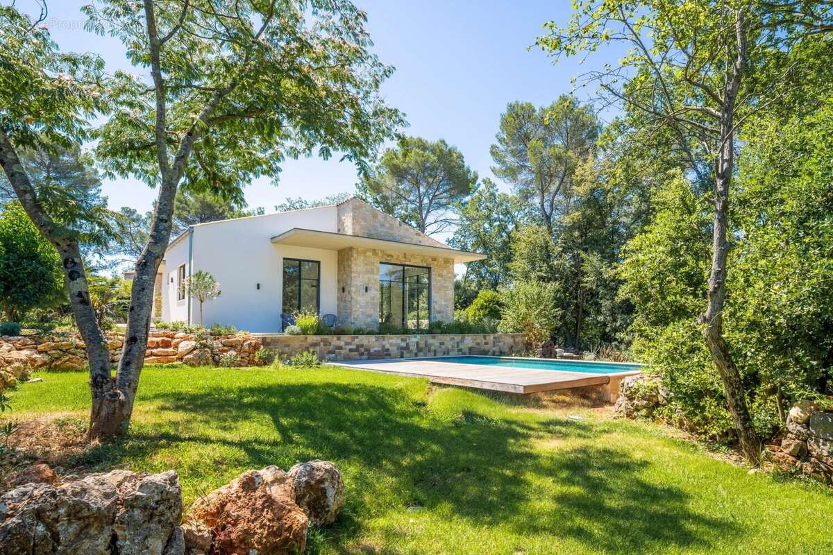 Maison à ROQUEFORT-LES-PINS