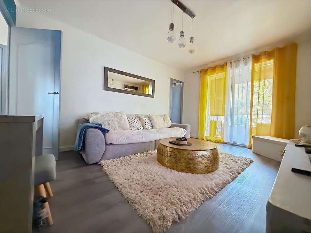 Toulon claret exclusivite azur immobilier. bel appartement t3 63m2 rénové, lumineux avec balcon, calme et proche commodités - photo 2