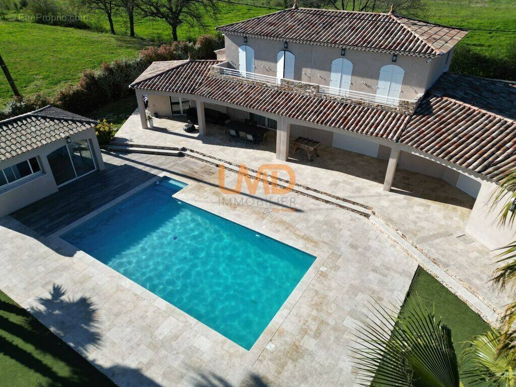 Maison à LE MUY