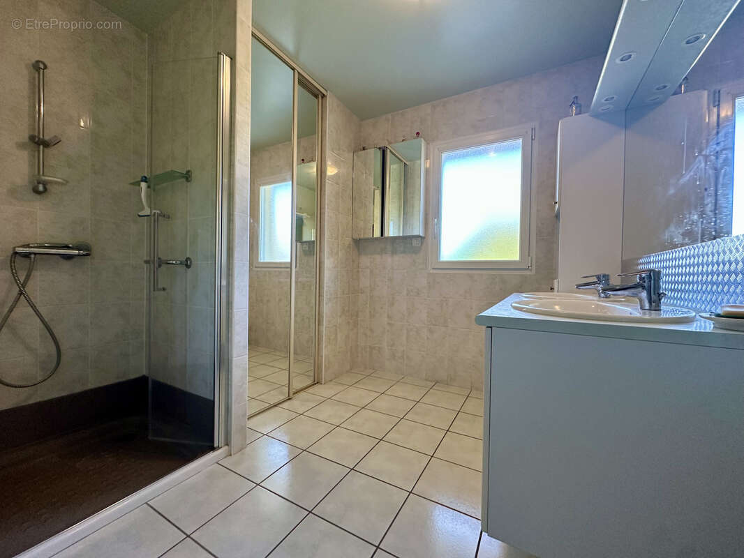 Maison à ARPAJON-SUR-CERE