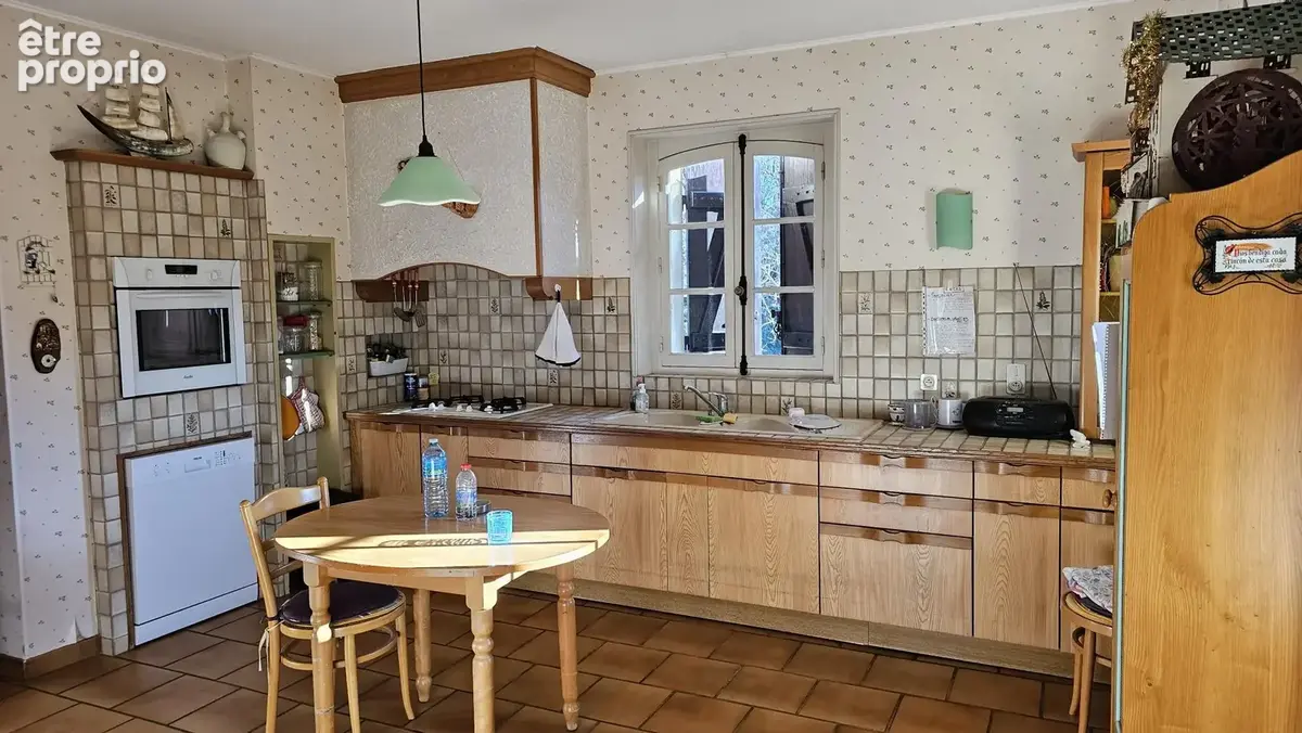 Belle villa en pierre au bord de la rivière - photo 8