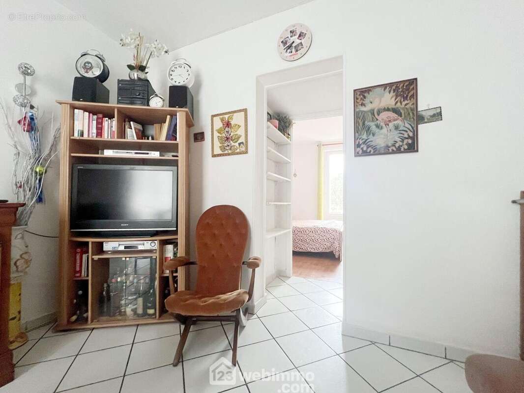 Du salon vers la chambre - Appartement à CHATILLON