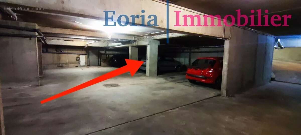 Parking à PARIS-12E