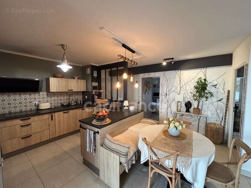 Appartement à MEZE