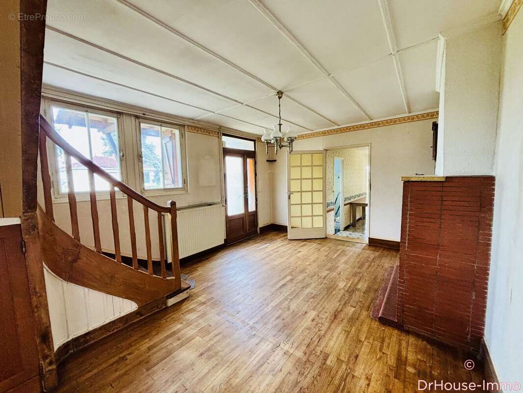 Maison à COULOUNIEIX-CHAMIERS