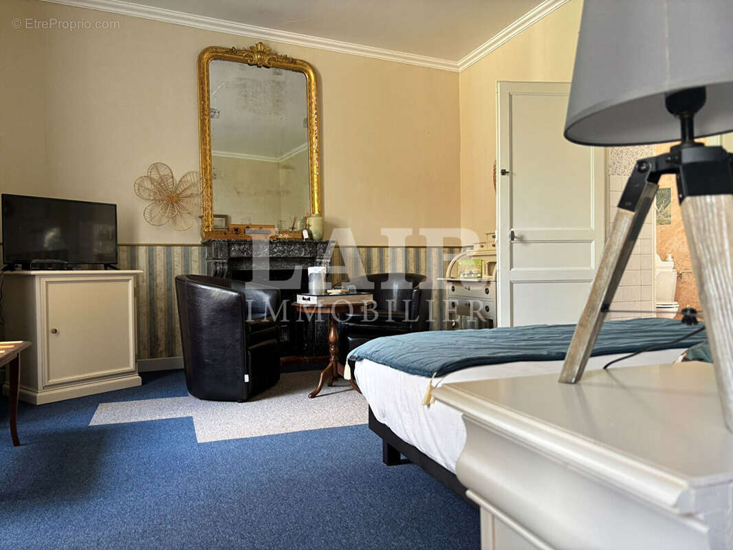 Maison à LE MELE-SUR-SARTHE