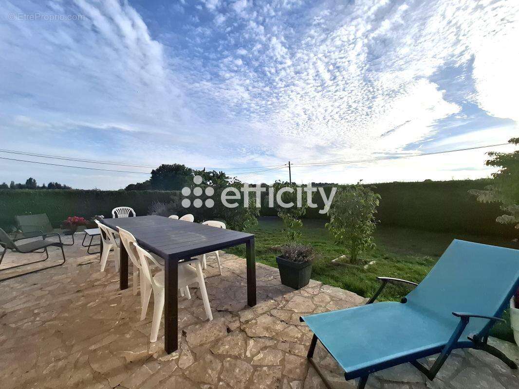 Maison à CONDE-SUR-HUISNE