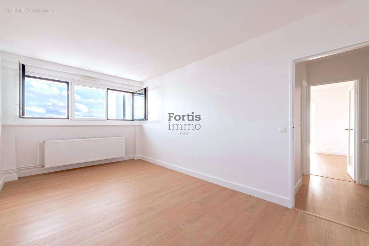 Appartement à PARIS-15E