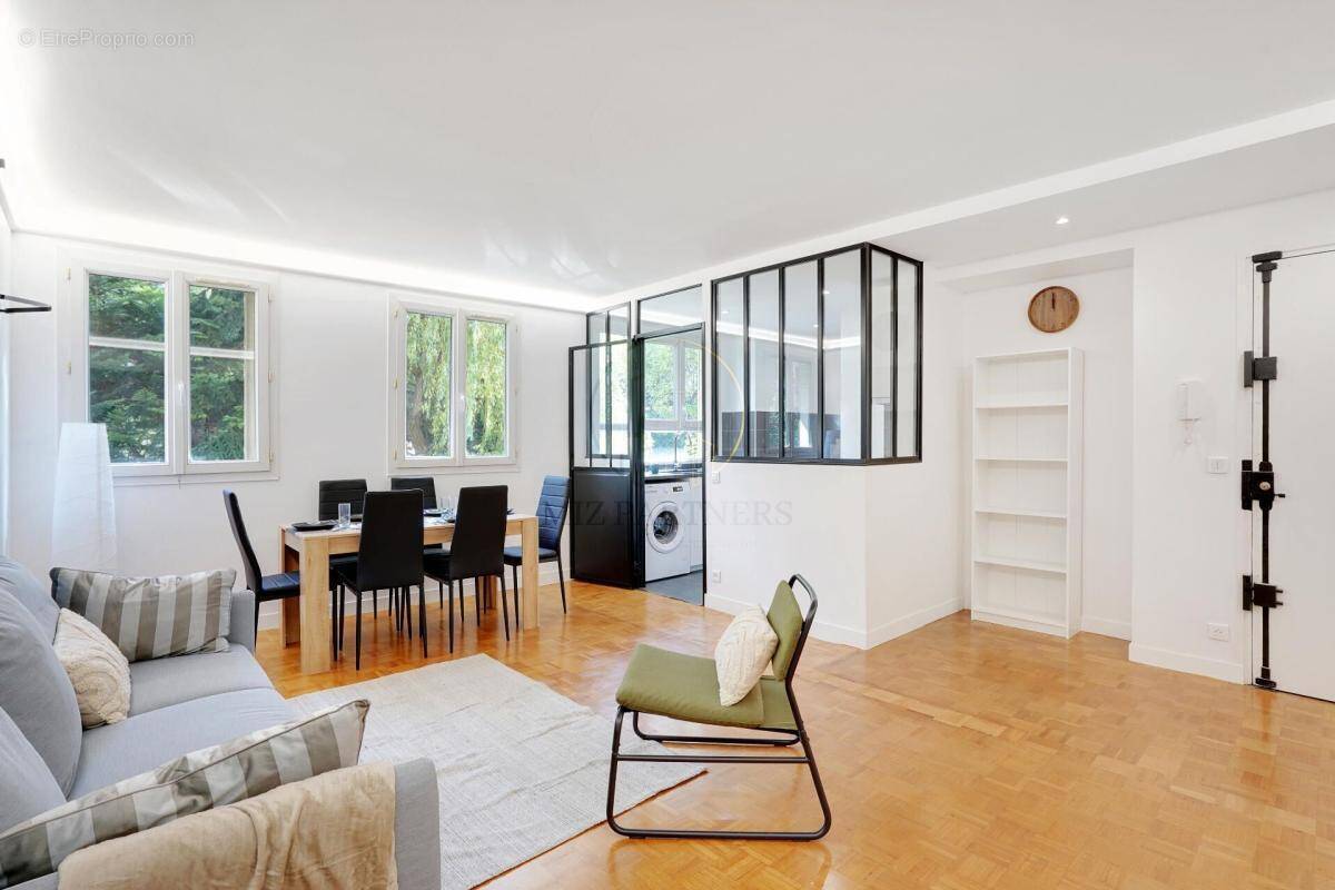 Appartement à PARIS-20E