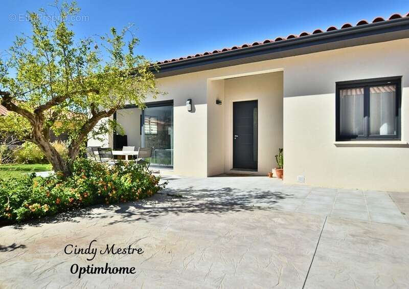 Maison à LAROQUE-DES-ALBERES