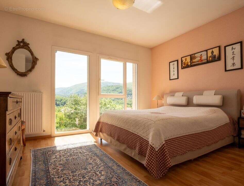 Maison à VETRAZ-MONTHOUX